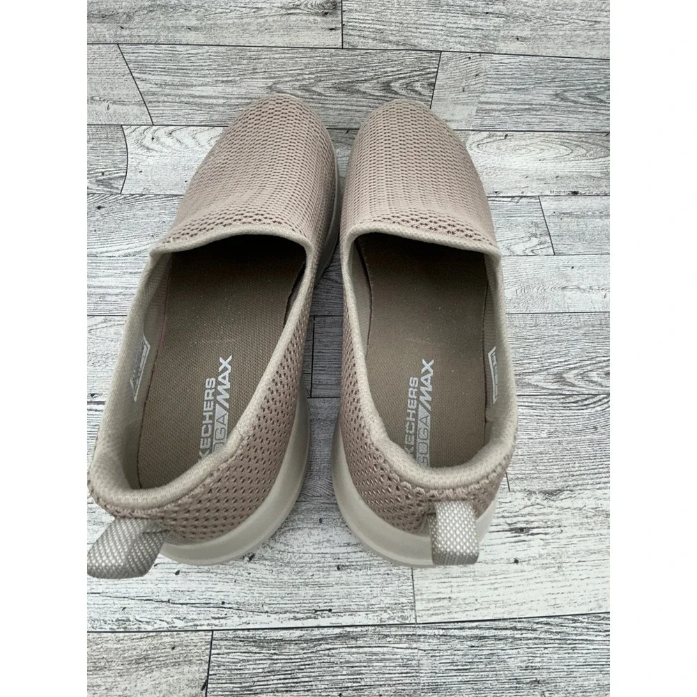 Skechers Go Walk‎ Max Slip On Sneakers Taupe Mesh Women's Size 9.5